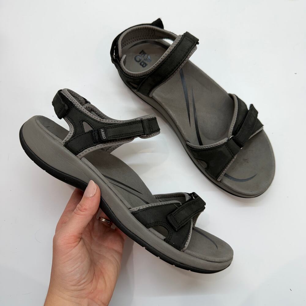 $135 ABEO Goleta Trail Sandal 10 Gray Black Strappy Outdoor Hiking Granola
